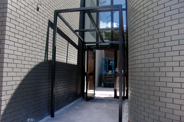hera-house-back-entrance